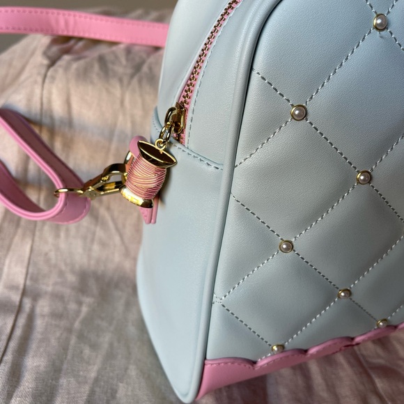 Loungefly Disney Cinderella 70th Anniversary Pearl Handle Crossbody! Never used! - Picture 4 of 16